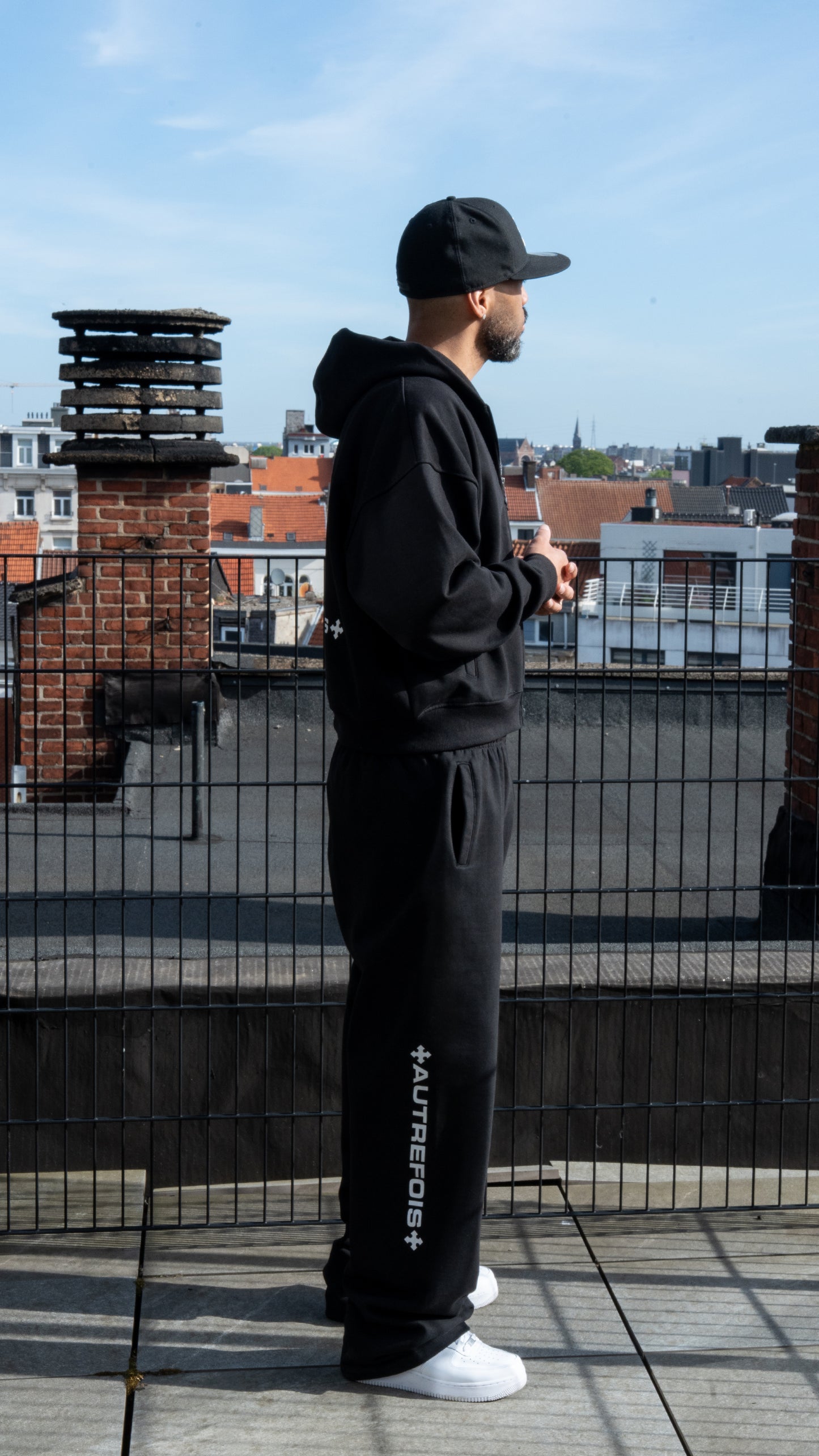 Relaxed Fit Sweatpants - Black
