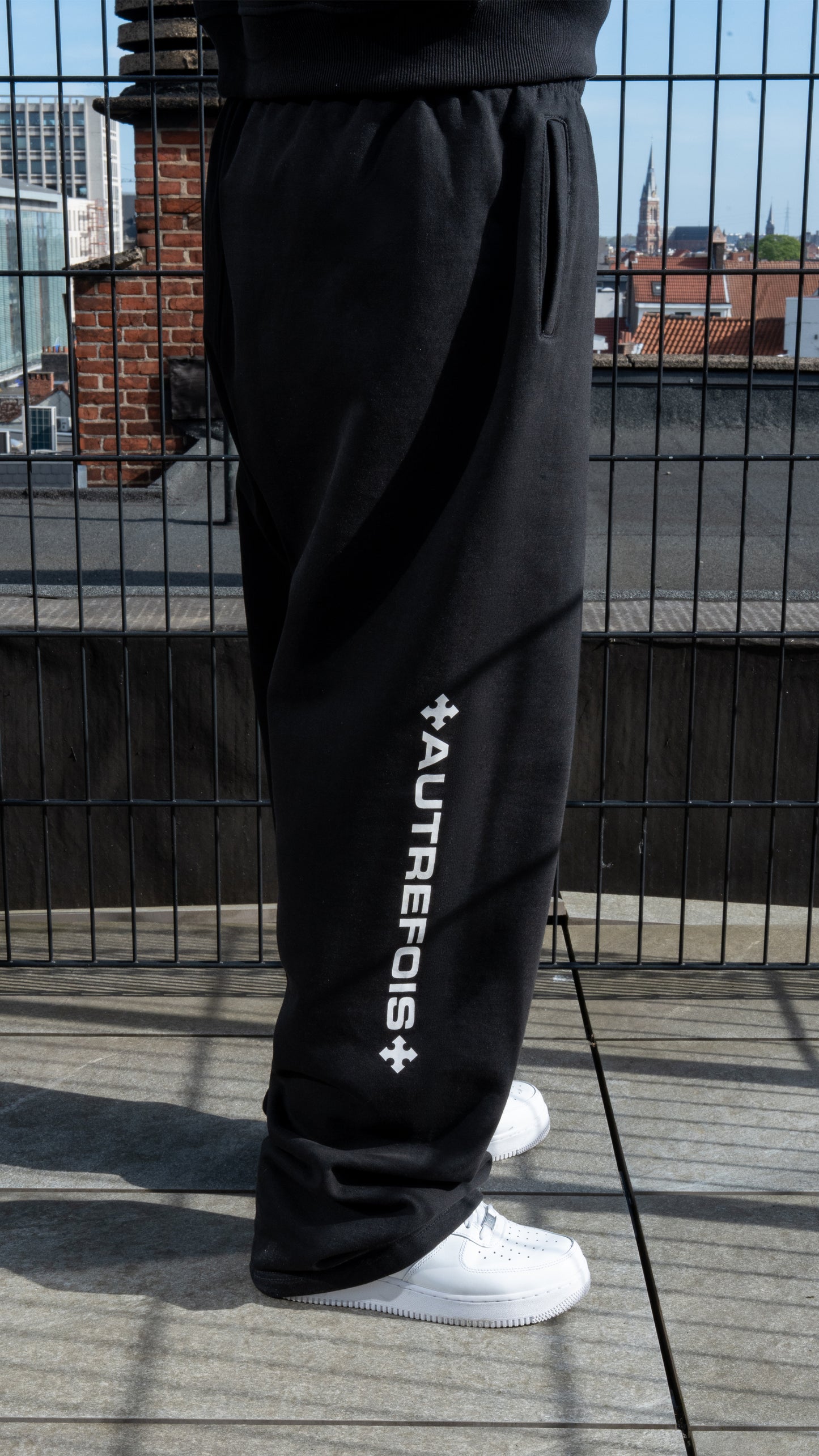 Relaxed Fit Sweatpants - Black